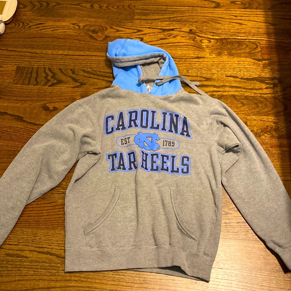 UNC tarheels sweatshirt